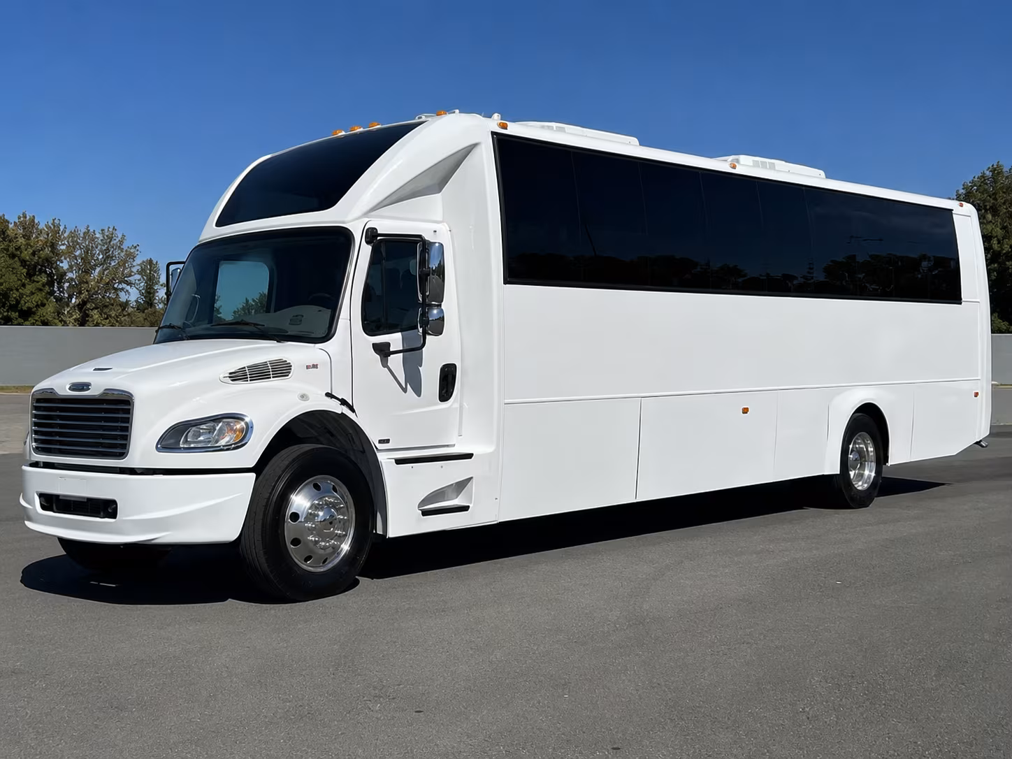 25 Passenger Party Bus Exterior
